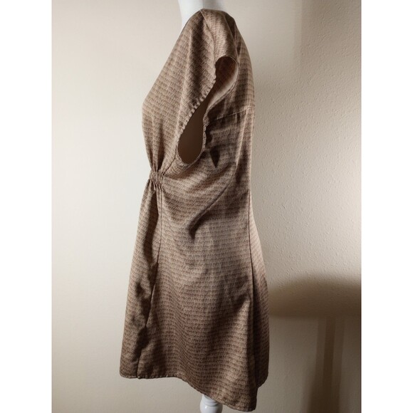 She said Women's Dress Small Beige Sleeveless Knee Length Stretch Waist Satin - Picture 4 of 11